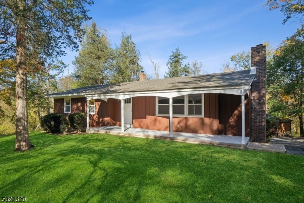 5 Weatherhill Rd, Readington Twp., NJ 08833