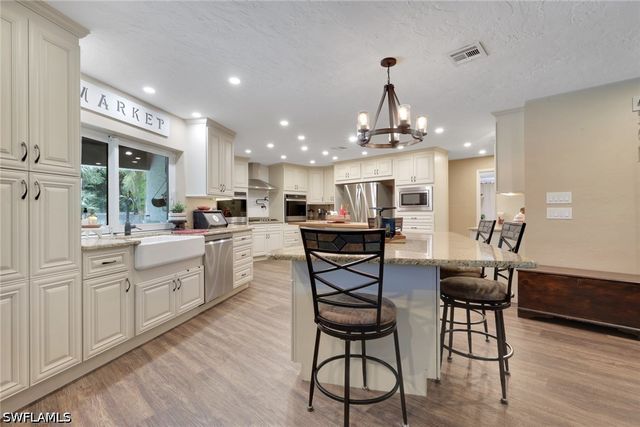 6101 Lancewood WAY, Naples, FL 34116
