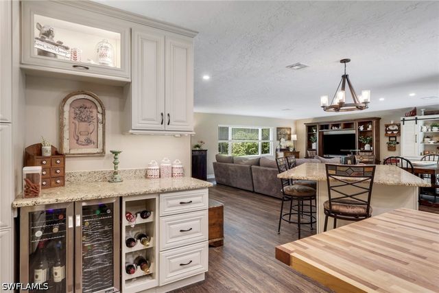 6101 Lancewood WAY, Naples, FL 34116