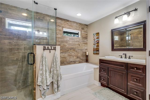 6101 Lancewood WAY, Naples, FL 34116