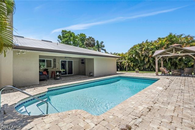 6101 Lancewood WAY, Naples, FL 34116