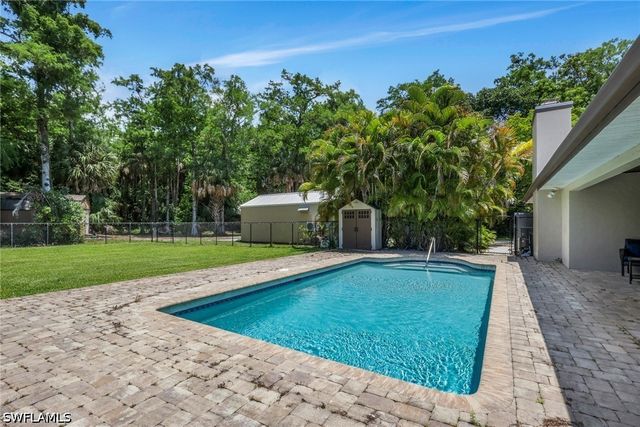 6101 Lancewood WAY, Naples, FL 34116