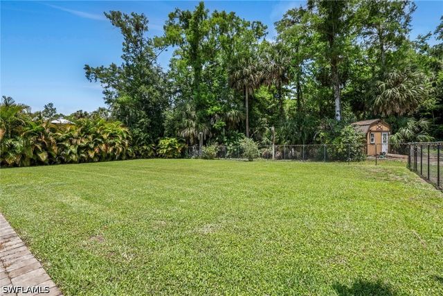 6101 Lancewood WAY, Naples, FL 34116