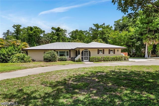 6101 Lancewood WAY, Naples, FL 34116