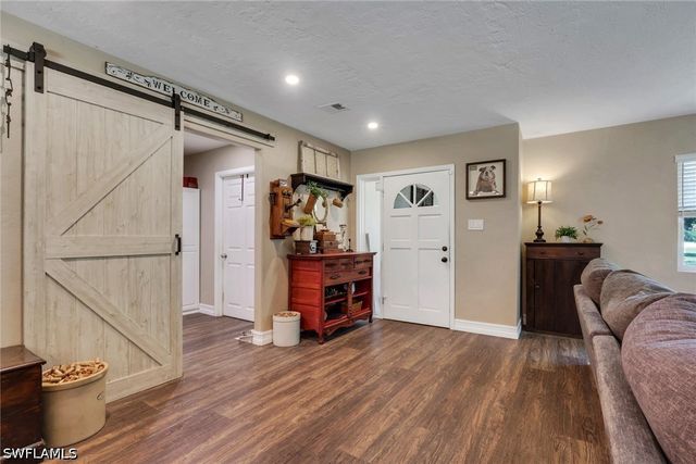 6101 Lancewood WAY, Naples, FL 34116
