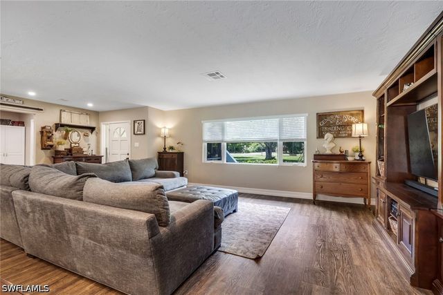 6101 Lancewood WAY, Naples, FL 34116