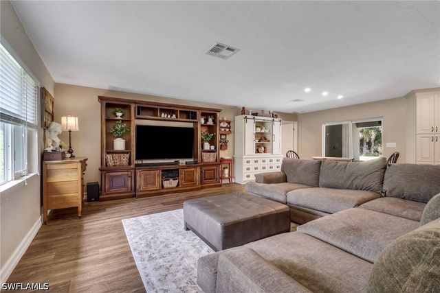 6101 Lancewood WAY, Naples, FL 34116