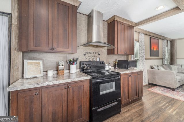 877 Leland Smith Road, Homerville, GA 31634