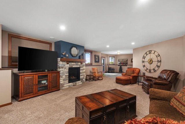 1828 Lake View Terrace, Stoughton, WI 53589