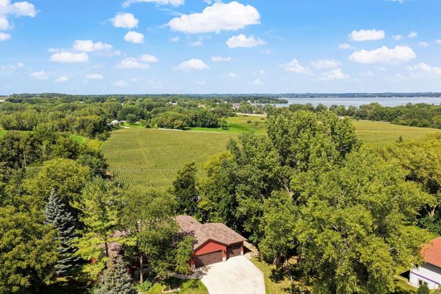 1828 Lake View Terrace, Stoughton, WI 53589