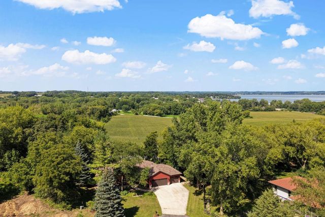 1828 Lake View Terrace, Stoughton, WI 53589