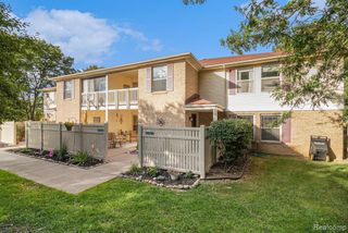 61009 Greenwood Drive 183, South Lyon, MI 48178