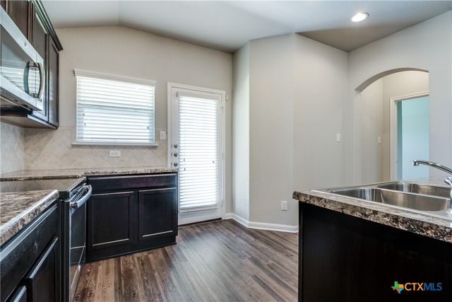 1041 Lauren Street, New Braunfels, TX 78130