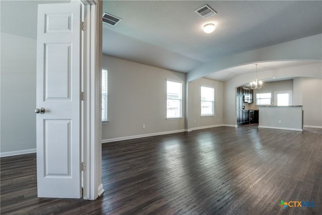 1041 Lauren Street, New Braunfels, TX 78130