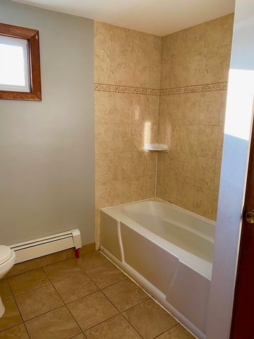 16 Oakdale St, Brockton, MA 02301