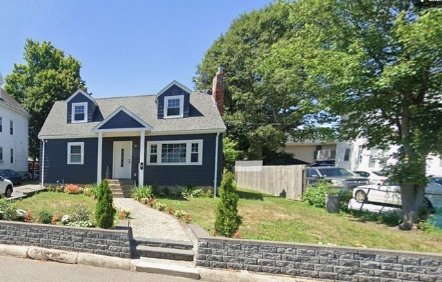 16 Oakdale St, Brockton, MA 02301