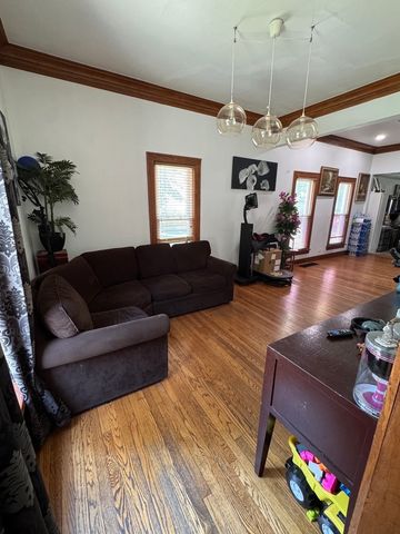 610 McClure Avenue, Elgin, IL 60123