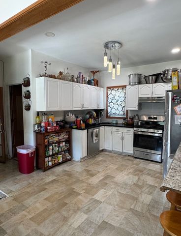 610 McClure Avenue, Elgin, IL 60123