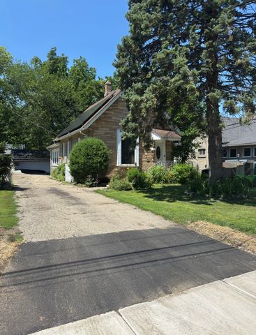 610 McClure Avenue, Elgin, IL 60123