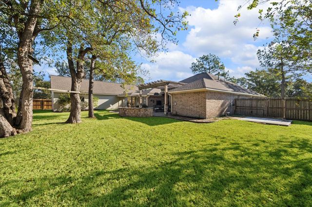 501 Pine Bluff Drive, Friendswood, TX 77546