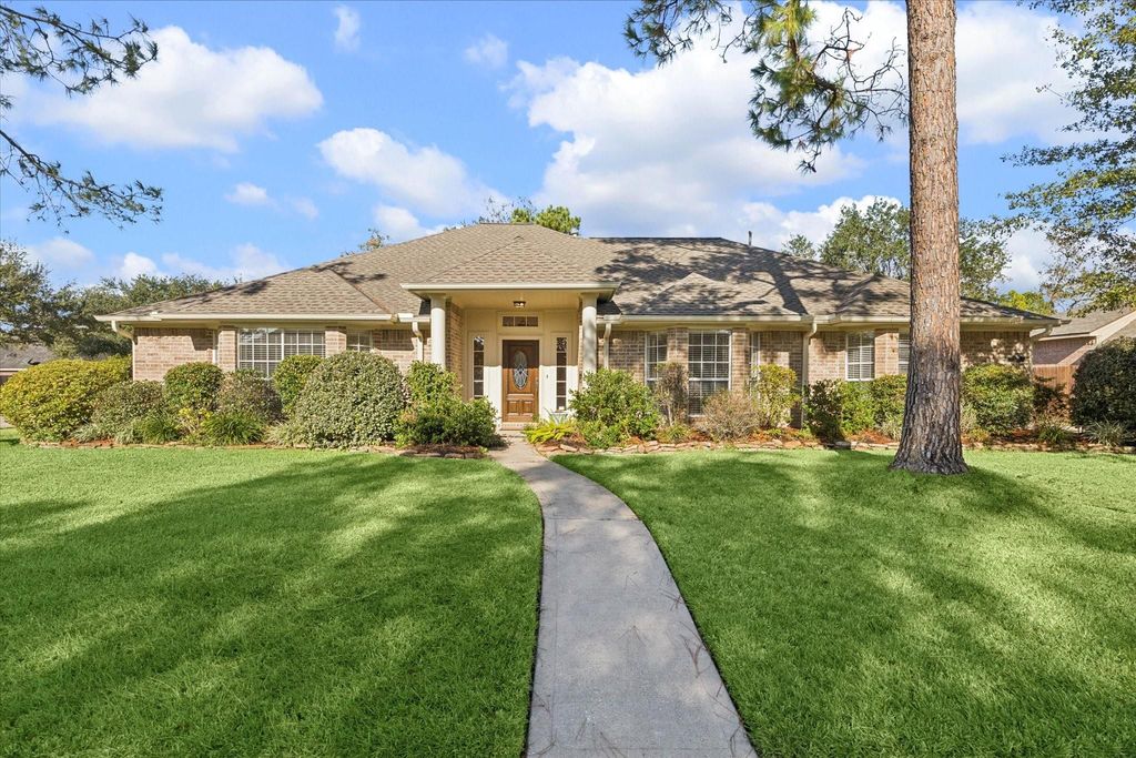 501 Pine Bluff Drive, Friendswood, TX 77546