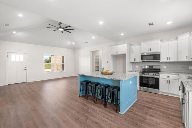 26 High Point, Greenbrier, AR 72058