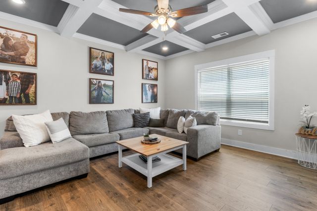 1524 Kingbird Dr, Clarksville, TN 37040