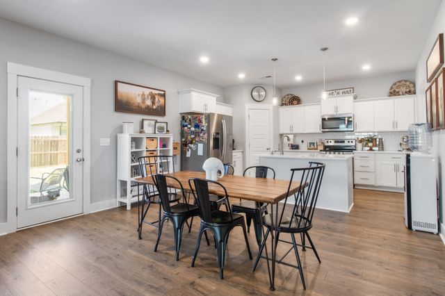 1524 Kingbird Dr, Clarksville, TN 37040