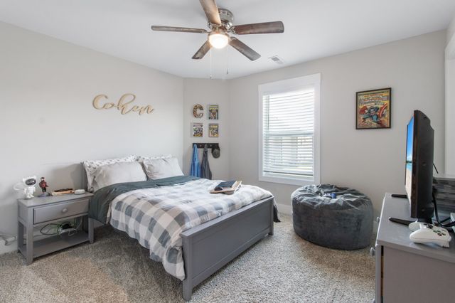 1524 Kingbird Dr, Clarksville, TN 37040