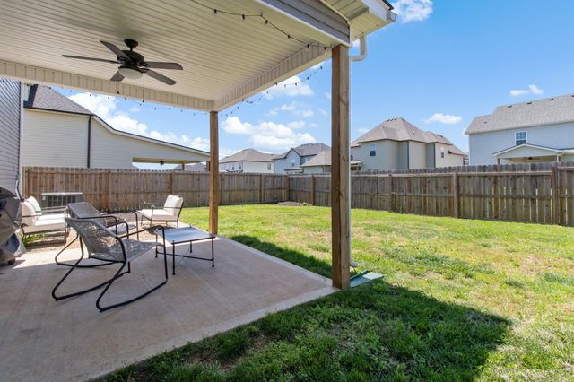 1524 Kingbird Dr, Clarksville, TN 37040