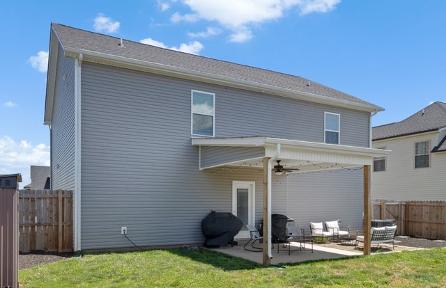 1524 Kingbird Dr, Clarksville, TN 37040