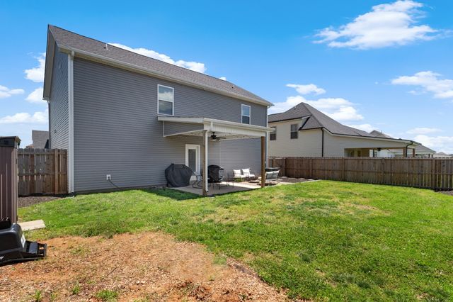 1524 Kingbird Dr, Clarksville, TN 37040