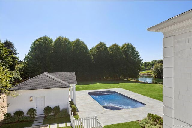 344 Great Plains Road, Southampton, NY 11968