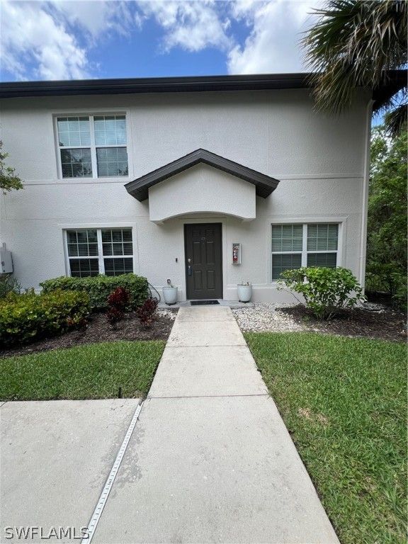 9068 Gervais CIR 210, Naples, FL 34120