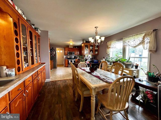 561 INMAN AVE, Cinnaminson, NJ 08077