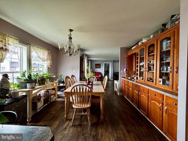 561 INMAN AVE, Cinnaminson, NJ 08077