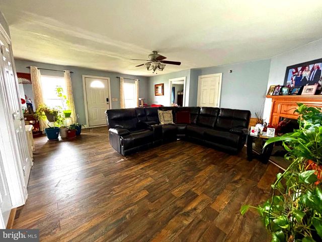 561 INMAN AVE, Cinnaminson, NJ 08077