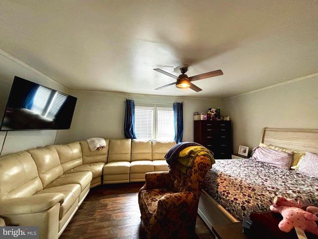 561 INMAN AVE, Cinnaminson, NJ 08077