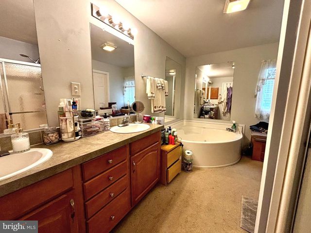561 INMAN AVE, Cinnaminson, NJ 08077
