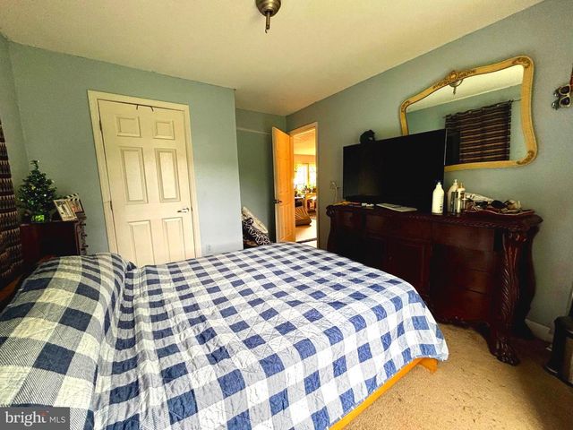 561 INMAN AVE, Cinnaminson, NJ 08077