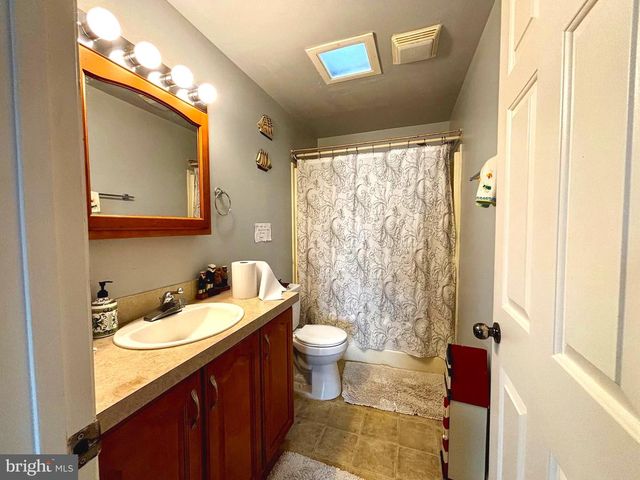 561 INMAN AVE, Cinnaminson, NJ 08077