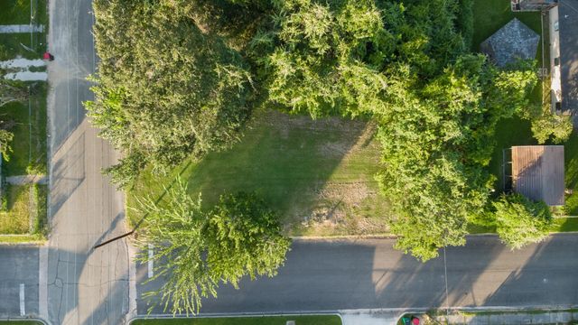 613 W Nazro Street, Baytown, TX 77520
