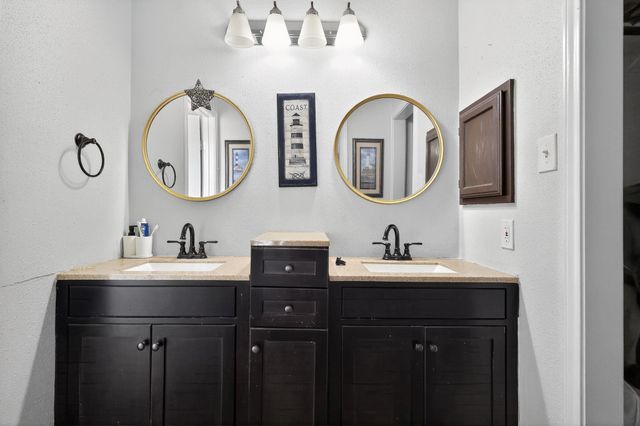 2795 Wood Hollow Drive, League City, TX 77573