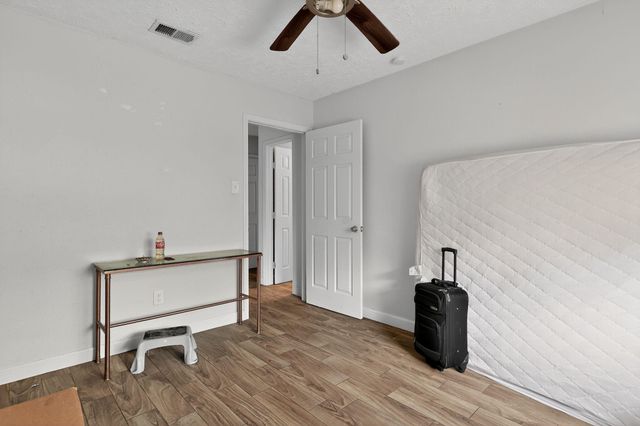 2795 Wood Hollow Drive, League City, TX 77573