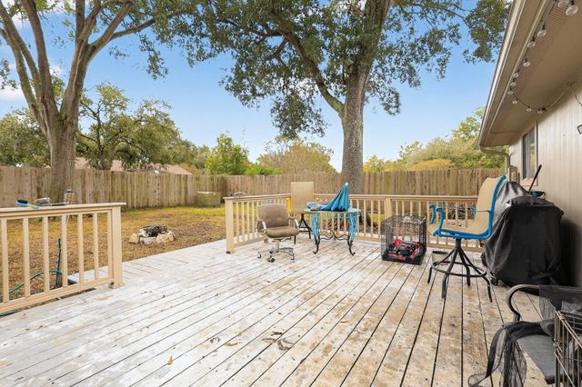 2795 Wood Hollow Drive, League City, TX 77573