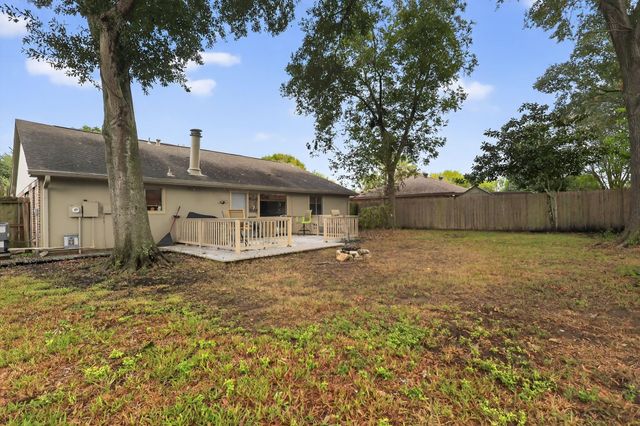 2795 Wood Hollow Drive, League City, TX 77573