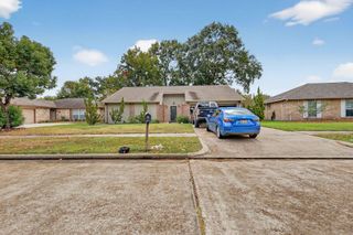 2795 Wood Hollow Drive, League City, TX 77573