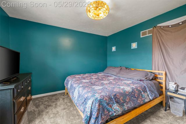 1712 Rose Avenue, Lincoln Park, MI 48146