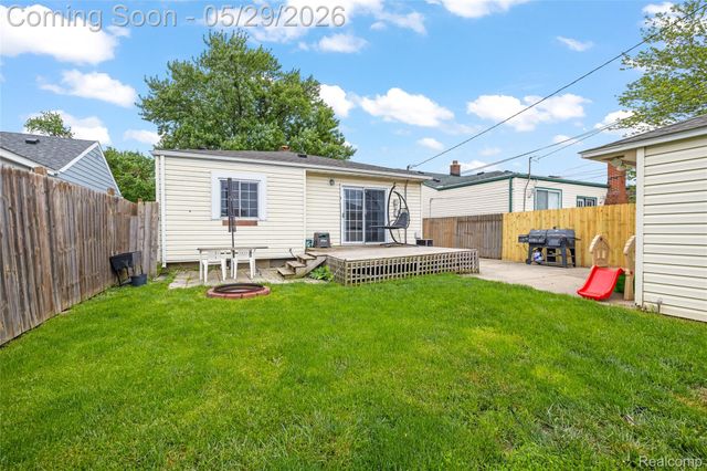 1712 Rose Avenue, Lincoln Park, MI 48146