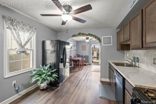 1712 Rose Avenue, Lincoln Park, MI 48146